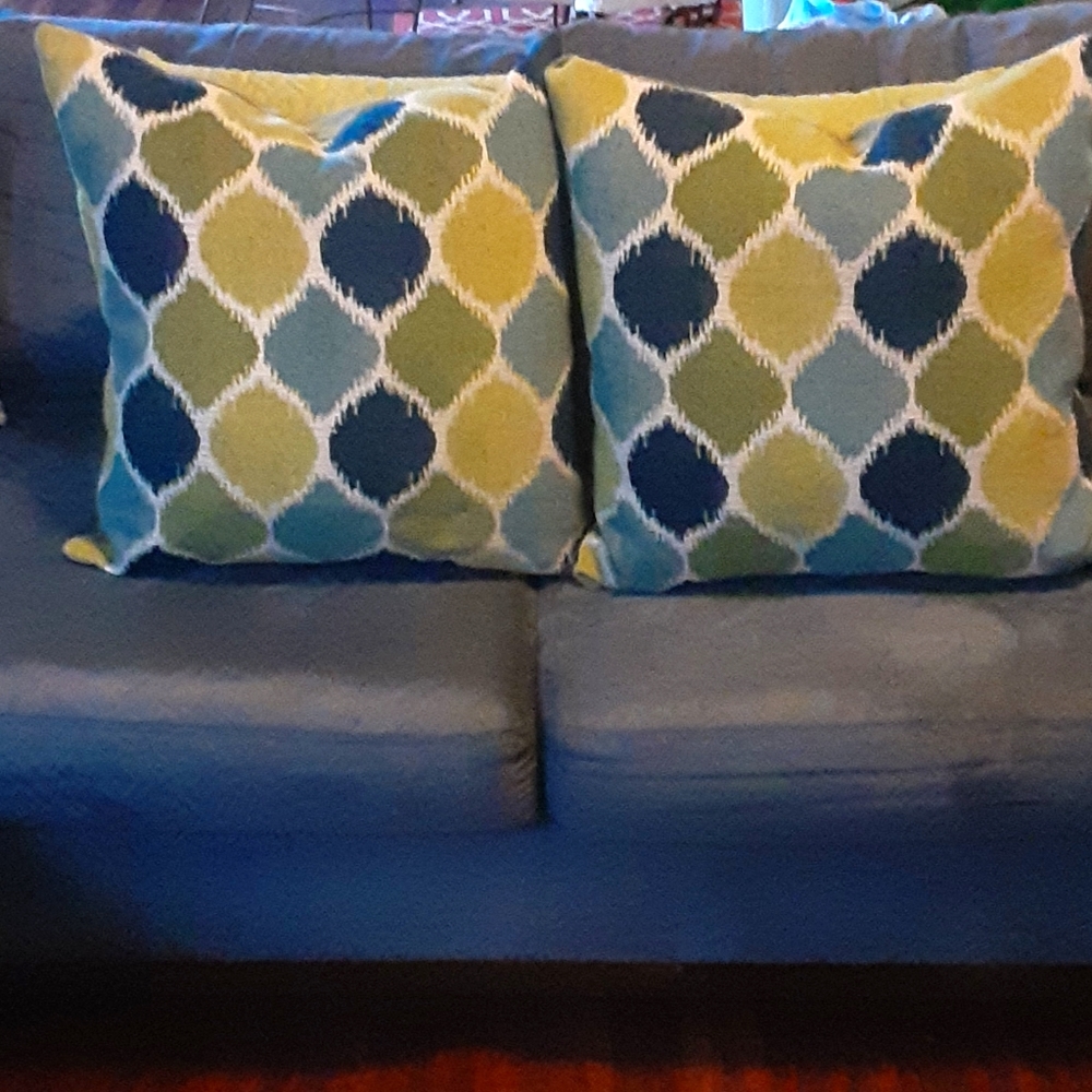 Two-pack Geo print pillows